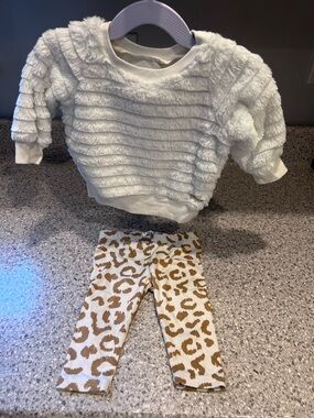 Tahari Baby White Knit Infant Set